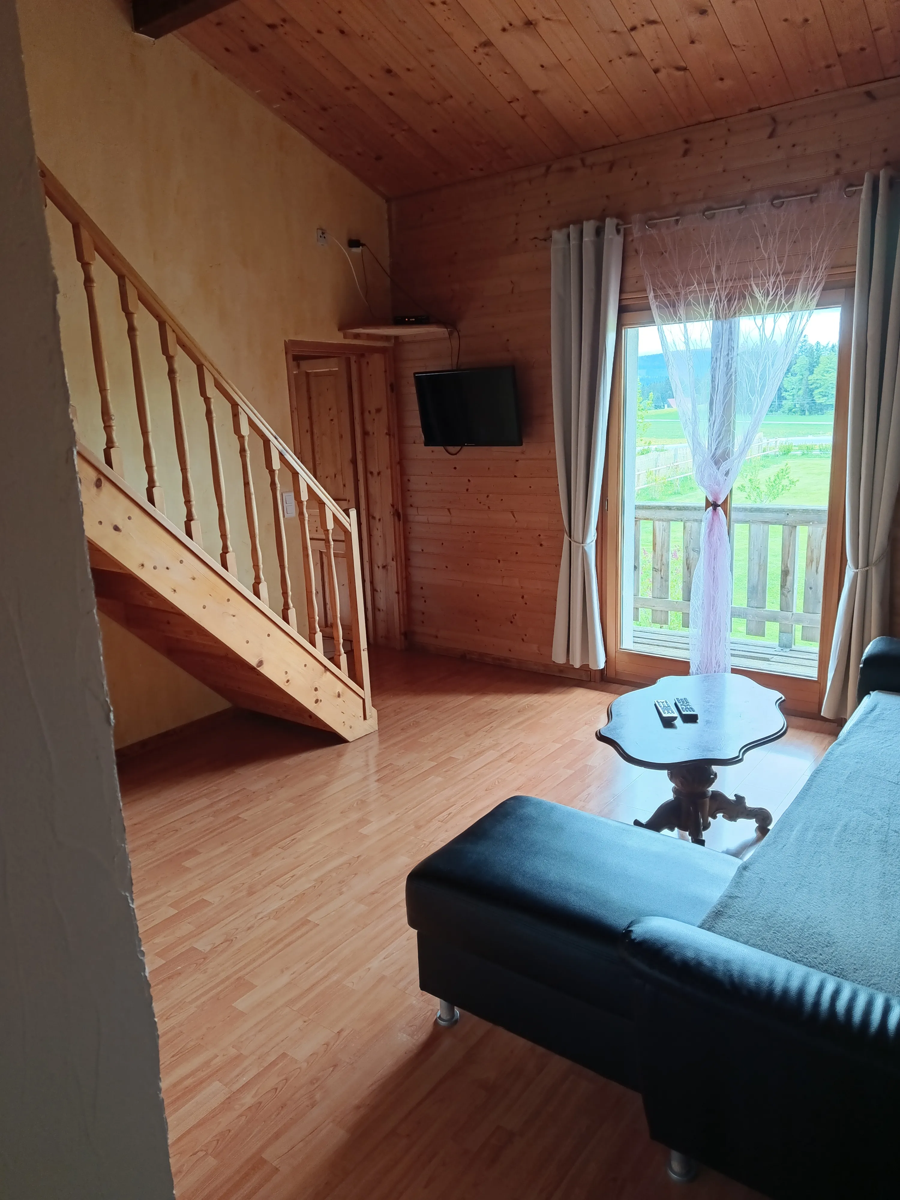 Salon de l'appartement Gentiane Jaune